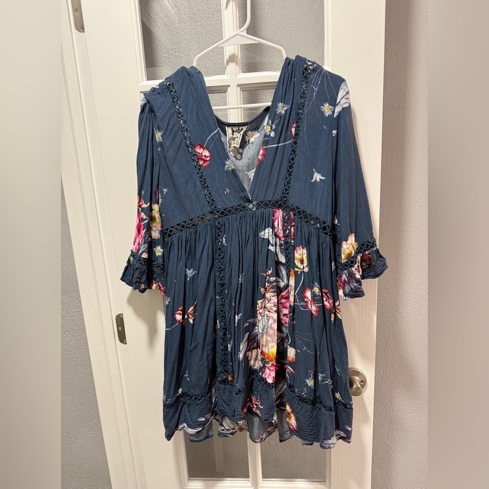 Jaase Blue Floral Dress - Picture 1 of 7